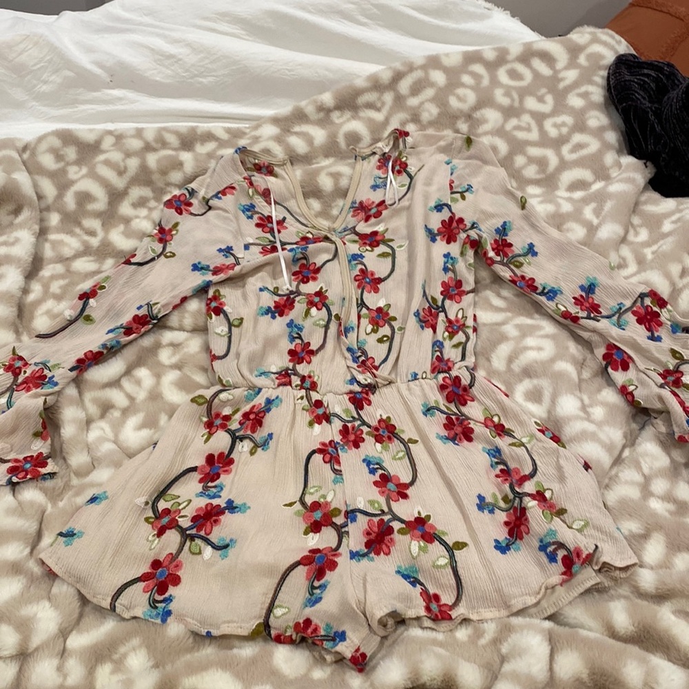 Altars state romper. Size S